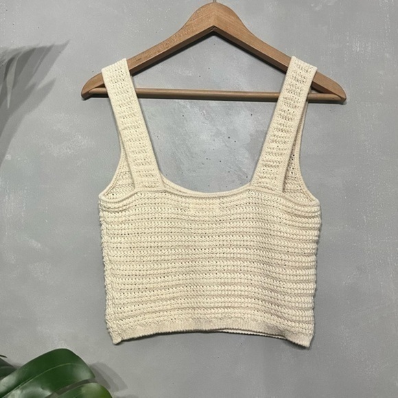 3/$30 _  H&M |  crochet knit cream crop tank top square neckline - size M - Picture 3 of 7